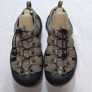 Keen Men's Sandals in Black and Tan